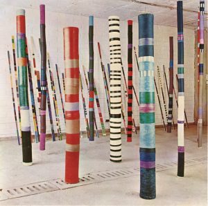 19_Ripas e Bambus de Ione Saldanha na 2ª Bienal de Arte Coltejer, Medellín, 1970 copiar - Copia